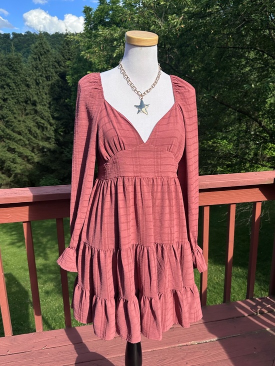 Altar'd State Dresses & Skirts - NWT! Altar'd State Dusty Rose Puff-Sleeve Tiered V-Neck Dress